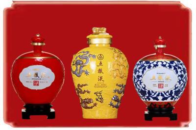 伊春烟酒回收五粮液各种摆件.jpg